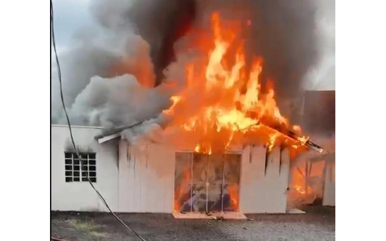 Igreja é destruída pelo fogo em Ituporanga 