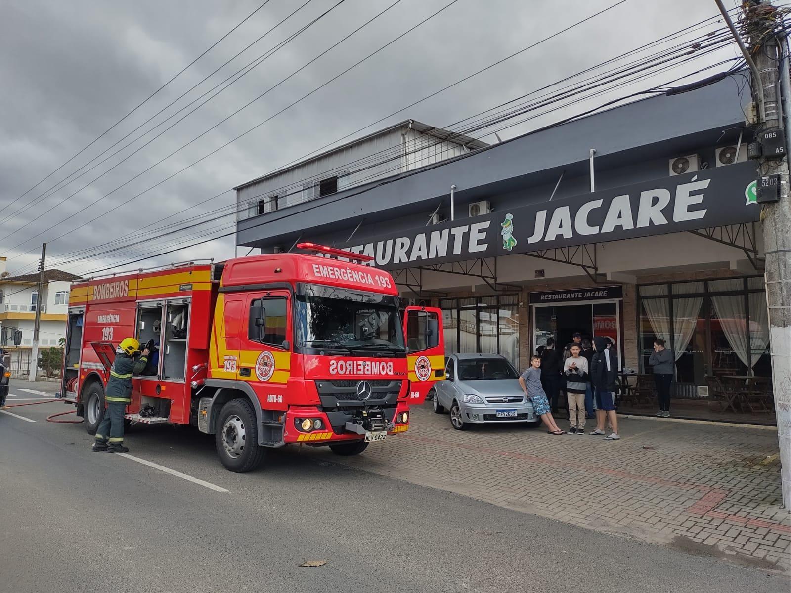 Incêndio atinge hotel e restaurante de Ituporanga