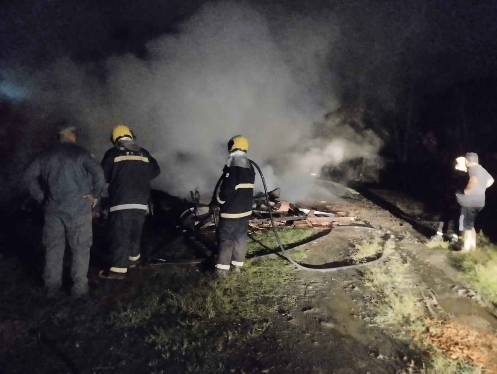 Incêndio deixa residência destruída em Agrolândia