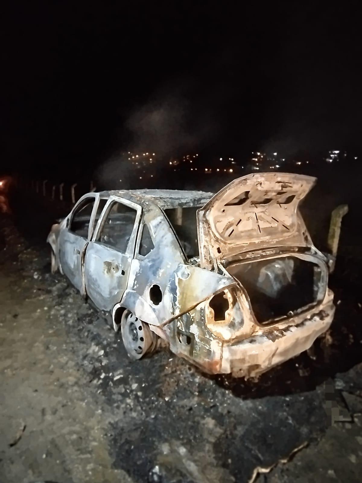  Incêndio destrói carro em Imbuia e motorista escapa sem ferimentos