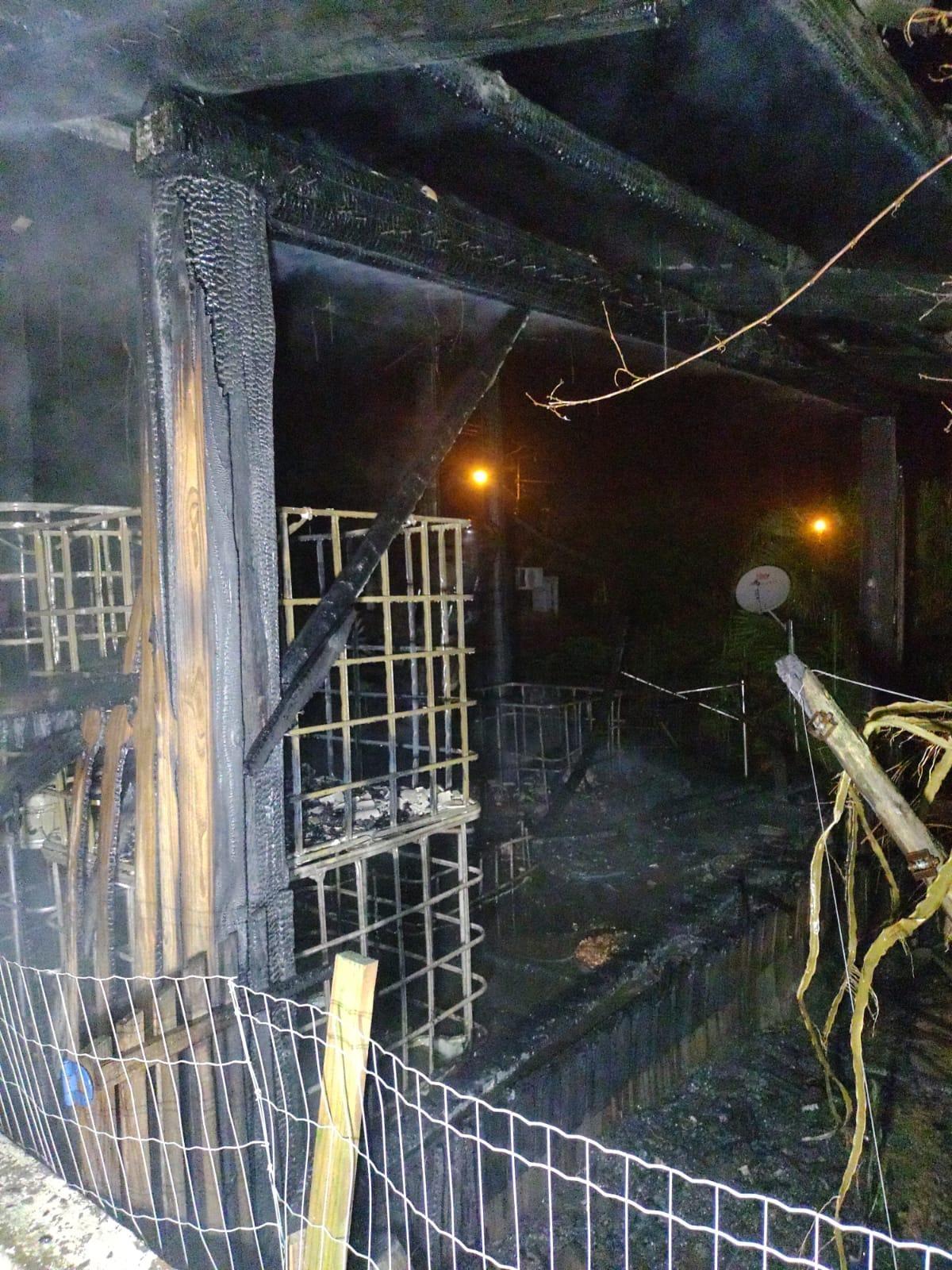 Incêndio destrói depósito no Cerro Negro em Ituporanga