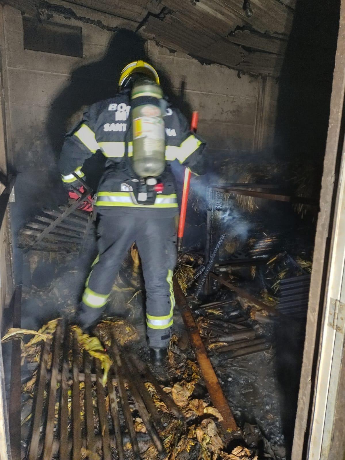 Incêndio destrói estufa de fumo em Petrolândia 