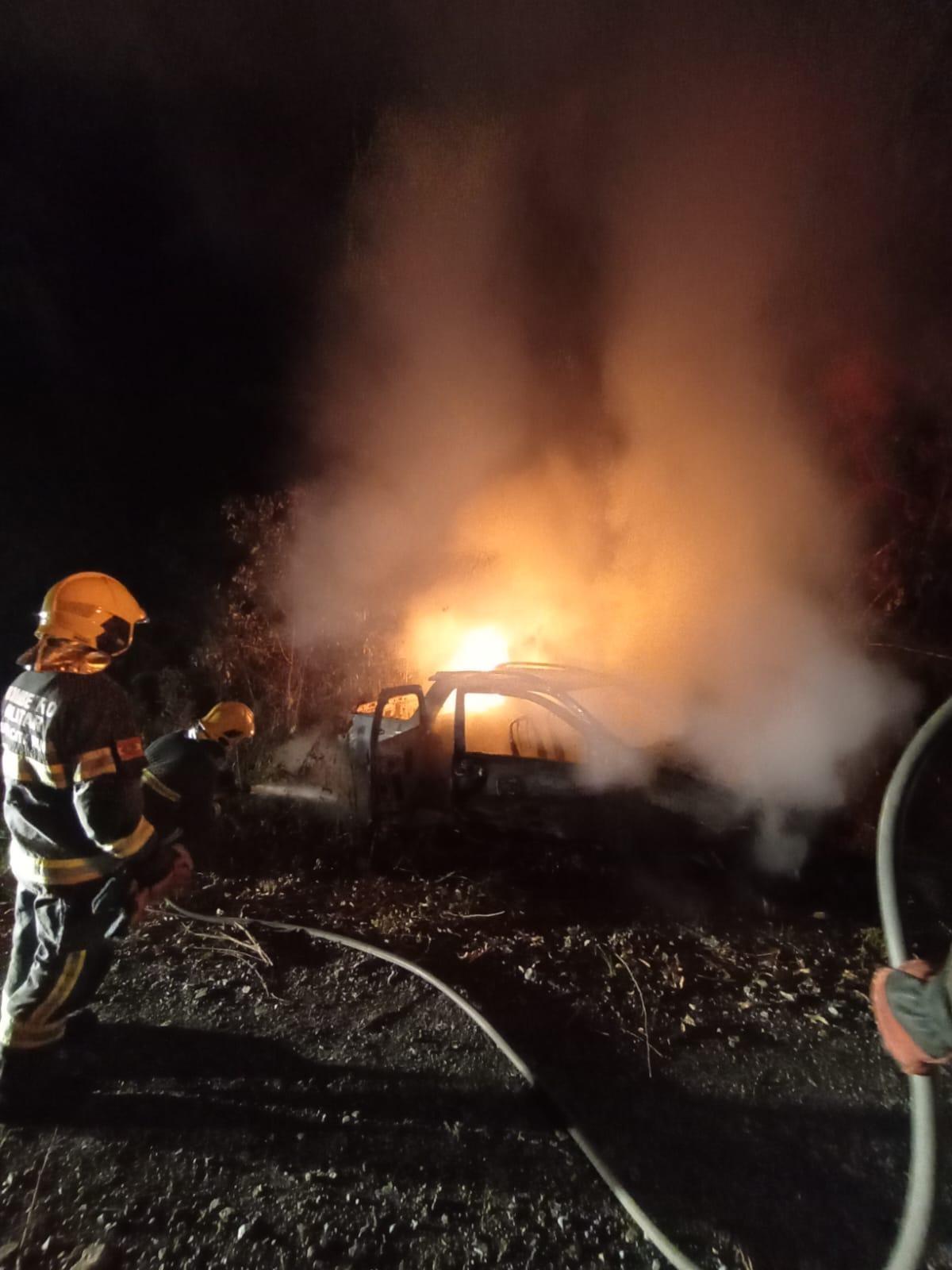 Incêndio destrói veículo em Ituporanga