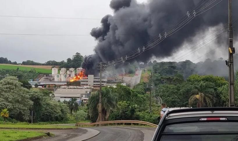 Incêndio em distribuidora de combustível movimenta bombeiros no oeste do estado