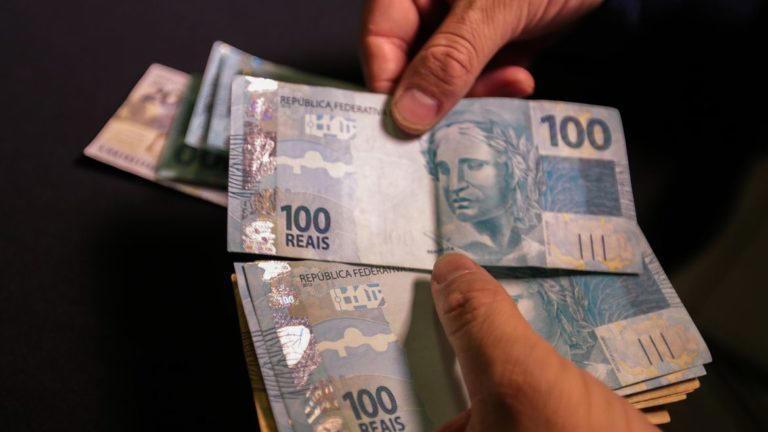 INSS confirma pagamento do 13º em cota única; confira as datas