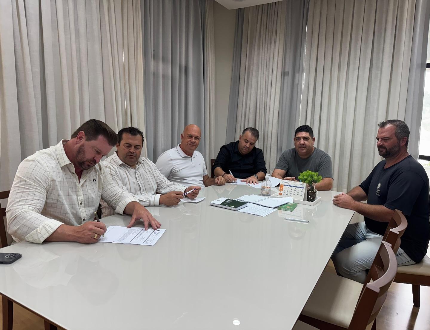 Ituporanga investe em novos ônibus para transporte escolar