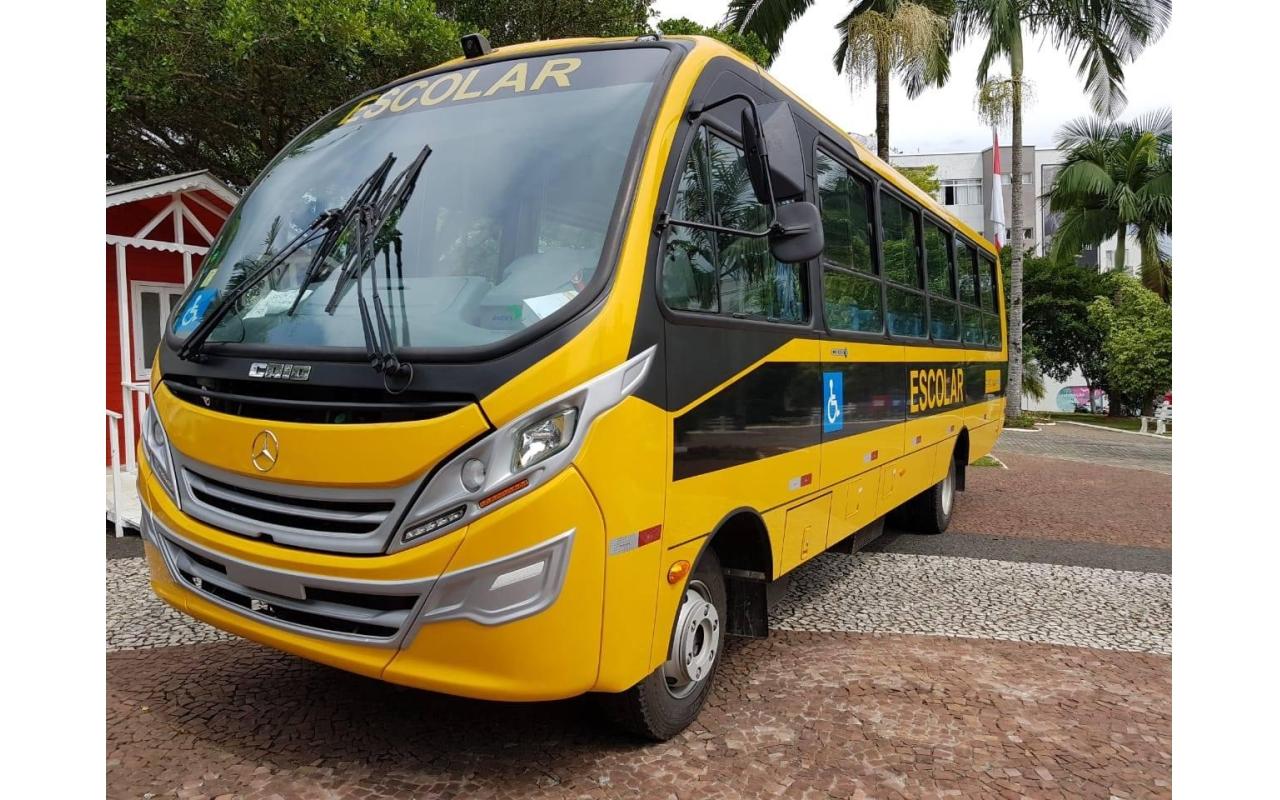 Ituporanga recebe novo ônibus adaptado para o transporte escolar