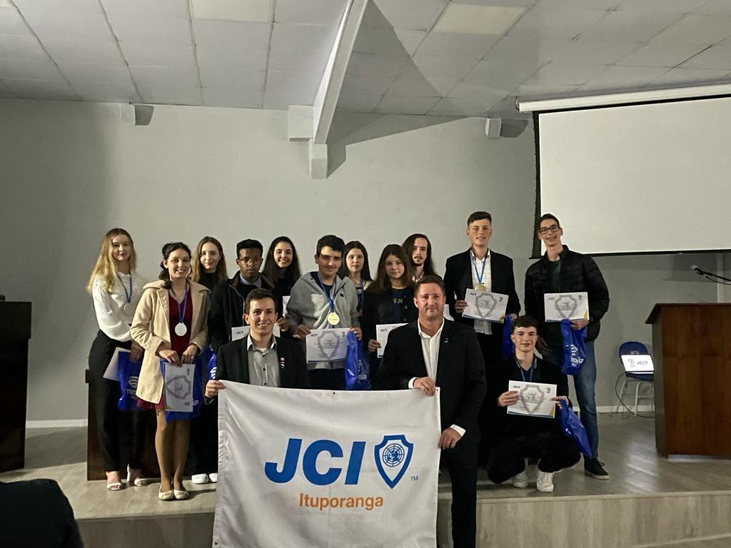 JCI de Ituporanga promove concurso de oratória entre as escolas do município
