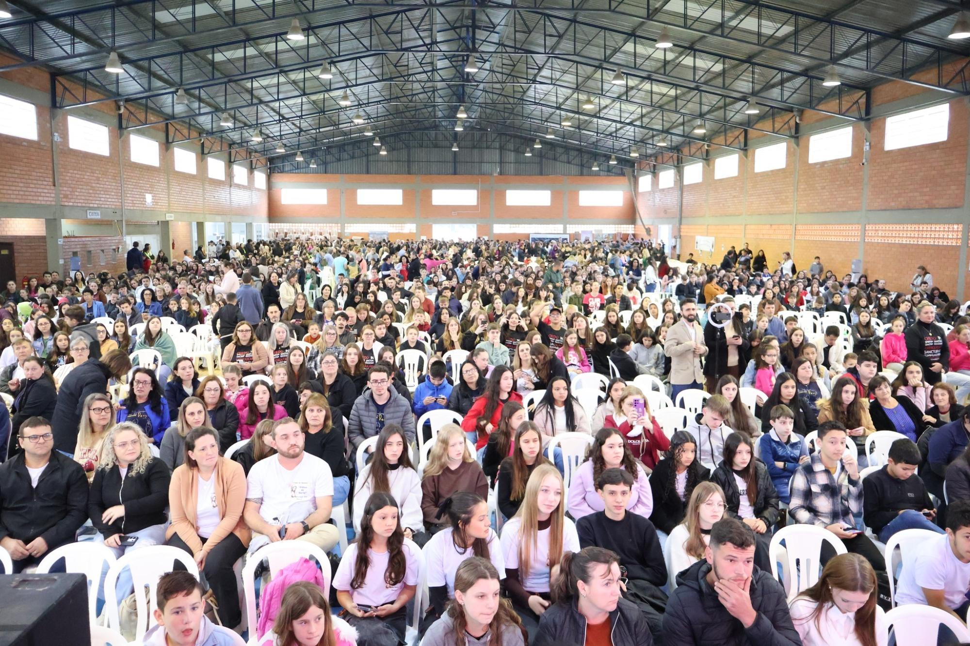 Jornada Vocacional da Igreja Católica reúne cerca de 1800 jovens em Ituporanga