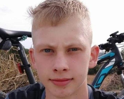 Jovem de 17 anos morre atingido por árvore enquanto trabalhava com o pai