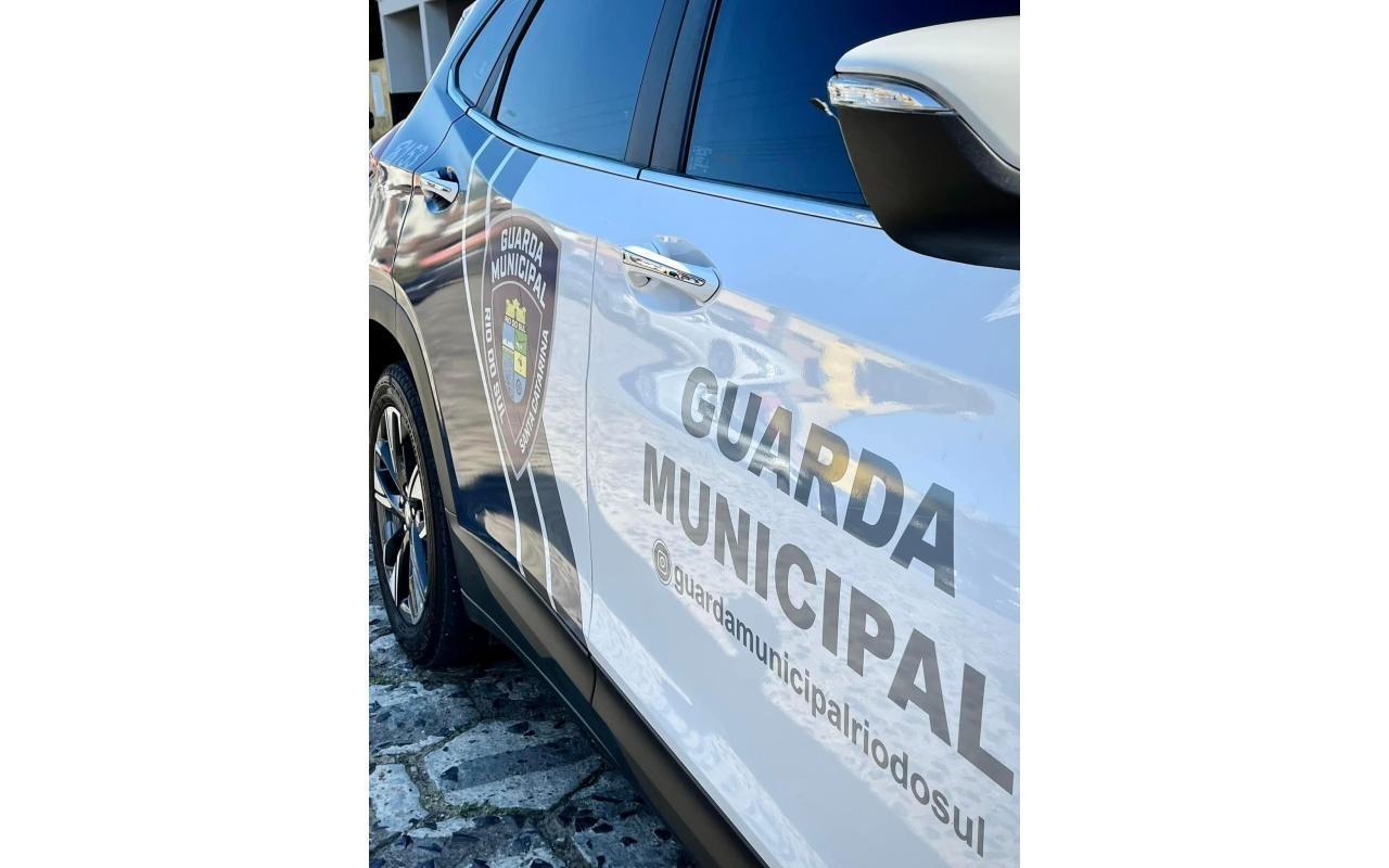 Jovem de 20 anos é levado à delegacia por desacato à Guarda Municipal