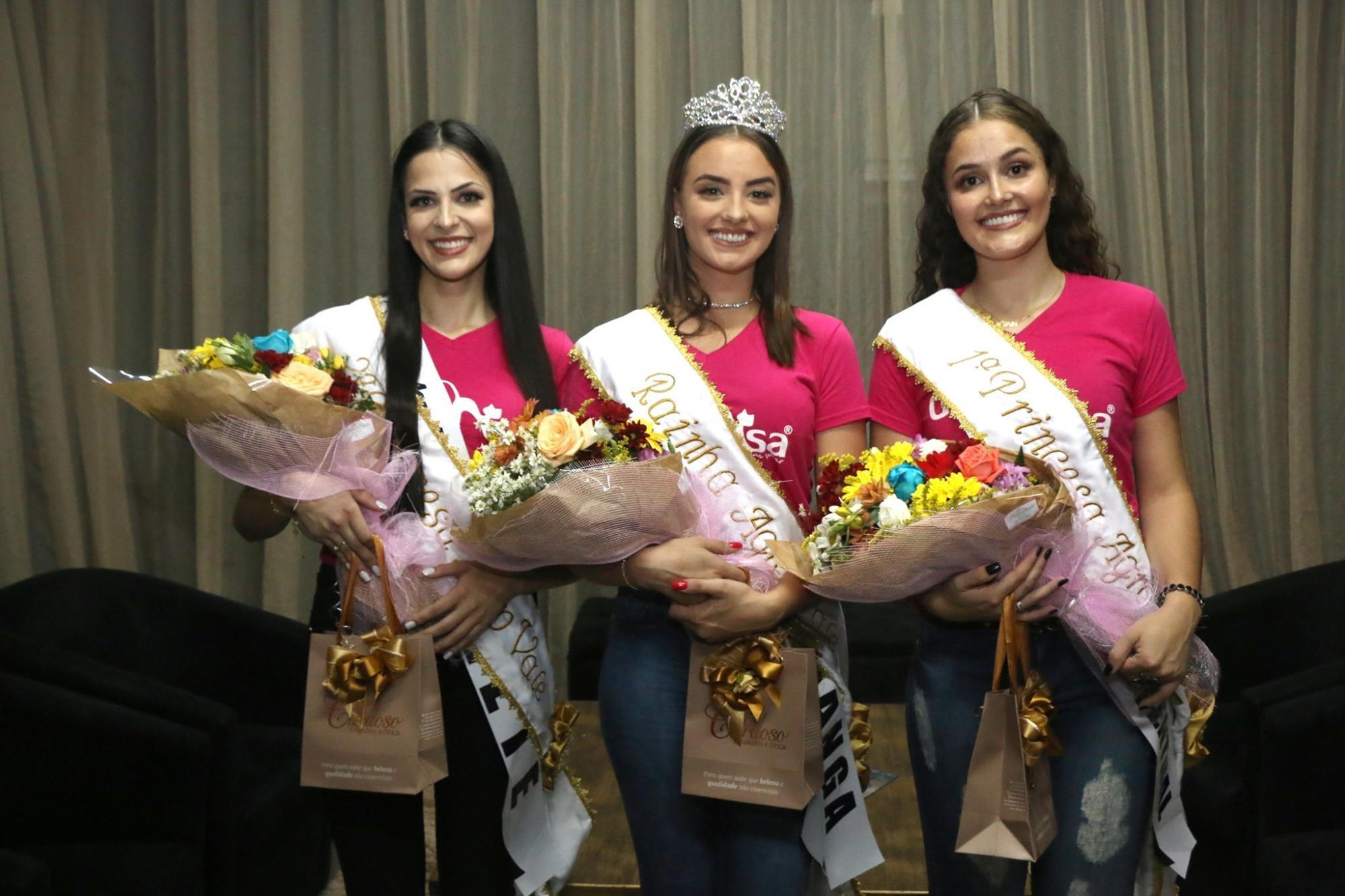 Jovem de Ituporanga é eleita rainha da AgroVale em Rio do Sul