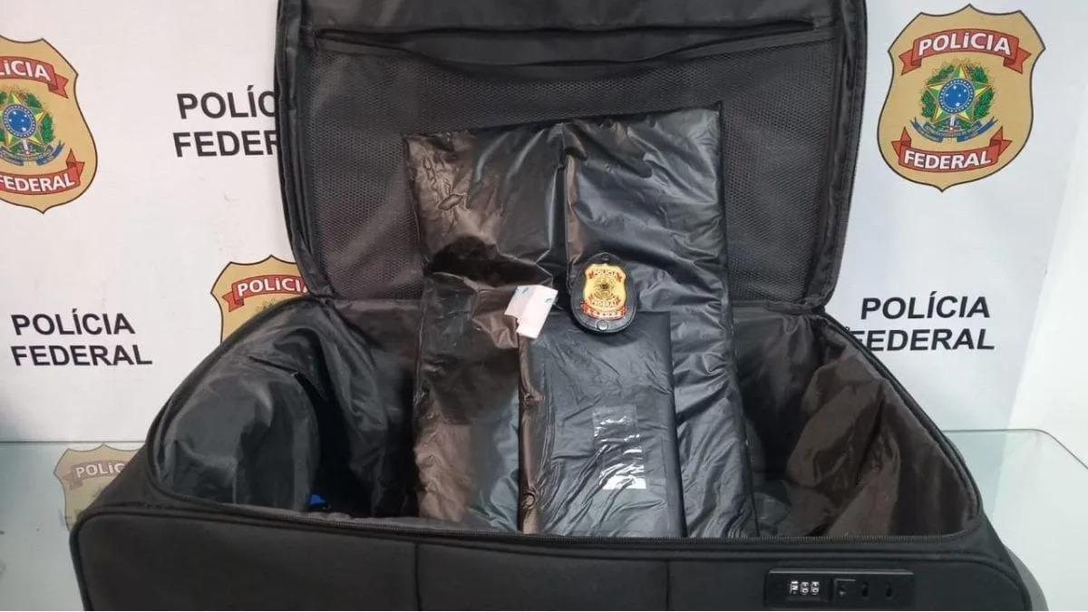 Jovem de Ituporanga é preso ao tentar embarcar para a França com 3,5 quilos de cocaína