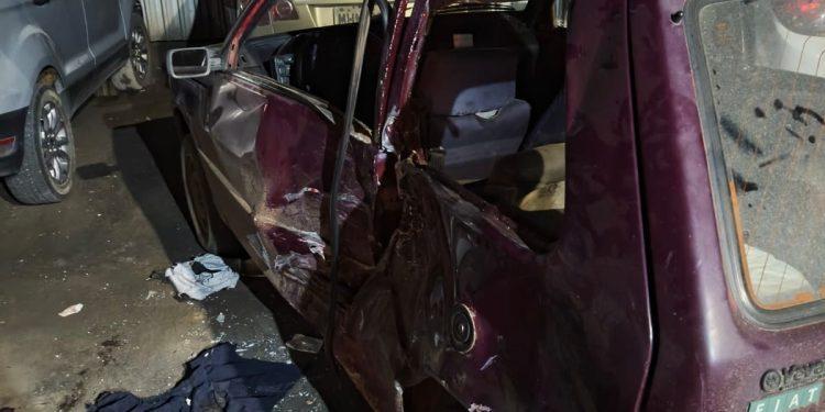Jovem fica ferido em acidente entre carro e moto no Alto Vale