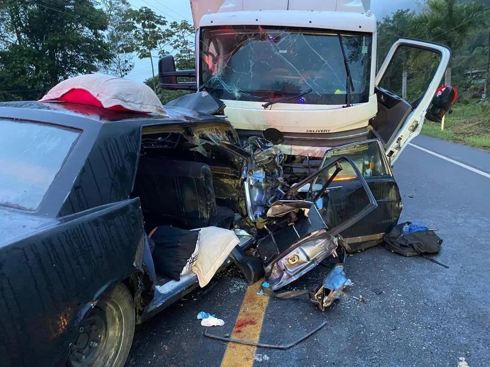 Justiça catarinense decreta prisão preventiva de caminhoneiro envolvido em colisão fatal na BR-470