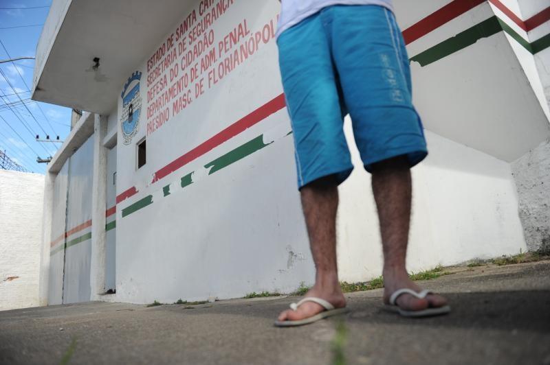 Justiça concede liberdade temporária de Dia dos Pais para 990 detentos em SC 