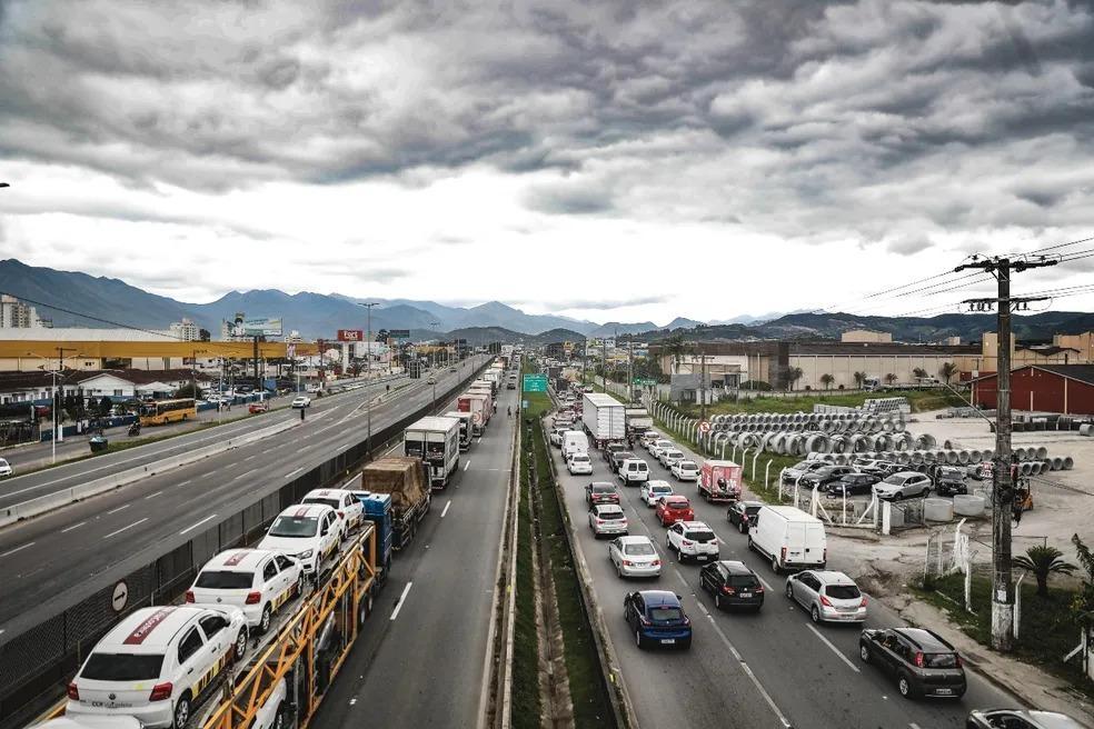 Justiça ordena desbloqueio de rodovias federais operadas por concessionária em SC