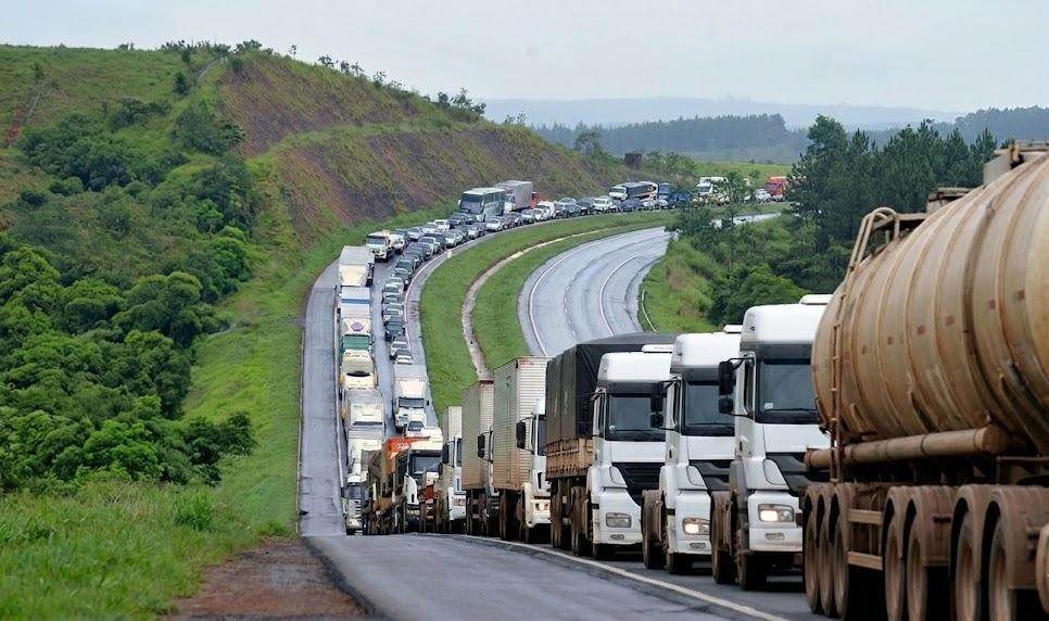 Justiça proíbe bloqueios na BR-101 e BR-470 em SC
