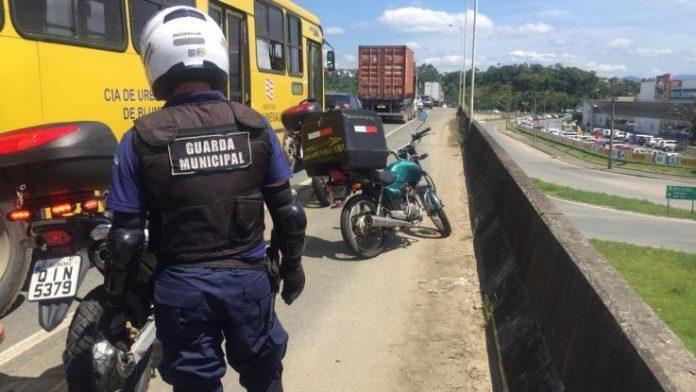 Ladrão é preso após furtar viatura da Polícia Militar Rodoviária em SC