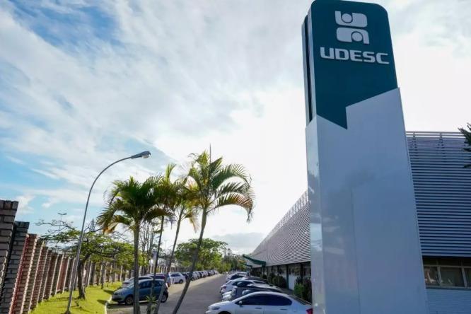 Lei estadual proíbe cotas raciais em universidades que recebem recursos de SC