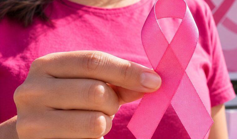 Leoberto Leal mobiliza mulheres em caminhada de conscientização do Outubro Rosa
