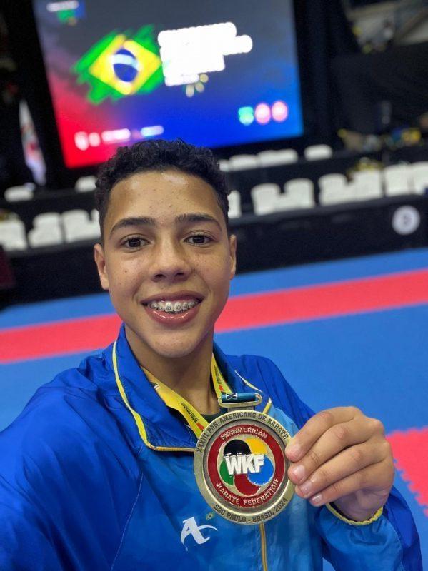 Leonardo Krieger brilha em Veneza e agora se prepara para o Campeonato Brasileiro de Karatê