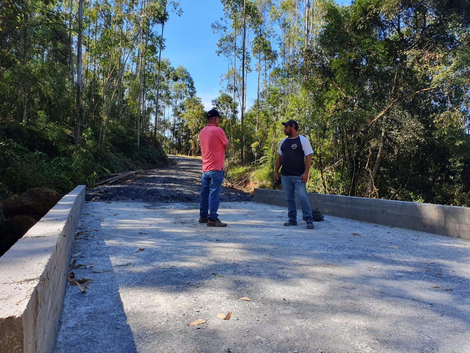 Liberado o tráfego de veículos na ponte de concreto do Braço Perimbó em Ituporanga