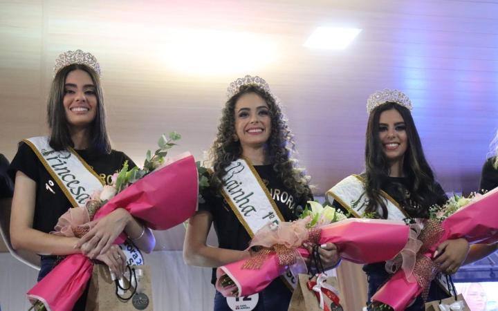 Luana Aparecida Dias é eleita Rainha da 1ª ExpoAurora