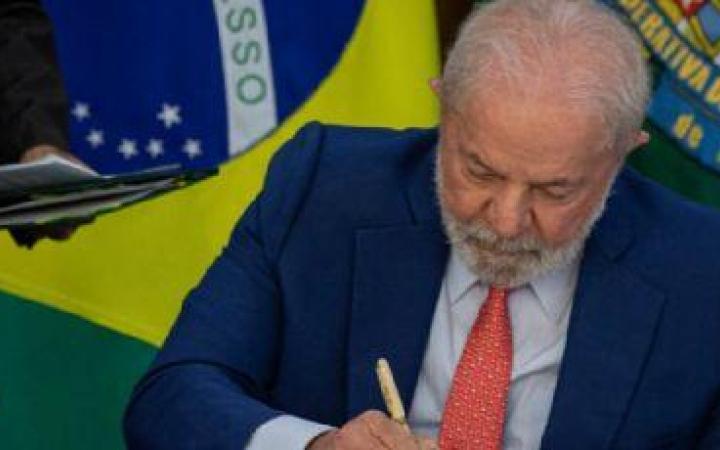 Lula confirma novo valor do salário mínimo e detalha política de isenção de Imposto de Renda