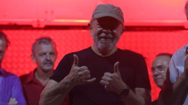 Lula pede liberdade 48 minutos após decisão de Marco Aurélio