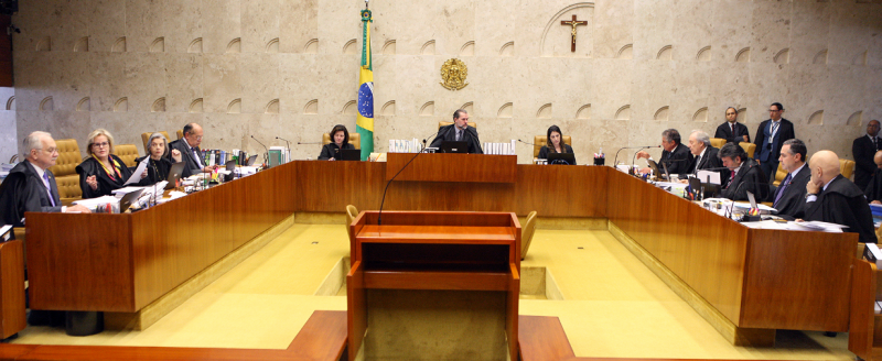 Maioria no STF vota por enquadrar homofobia na lei dos crimes de racismo