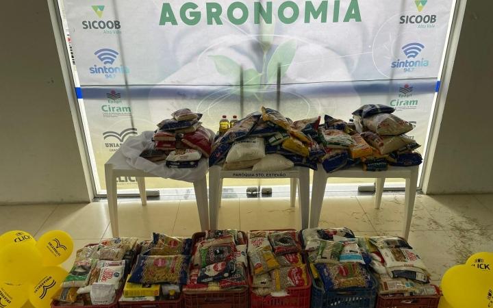 Mais de 350kg de alimentos são arrecadados durante o 2º Seminário de Agronomia da Click 