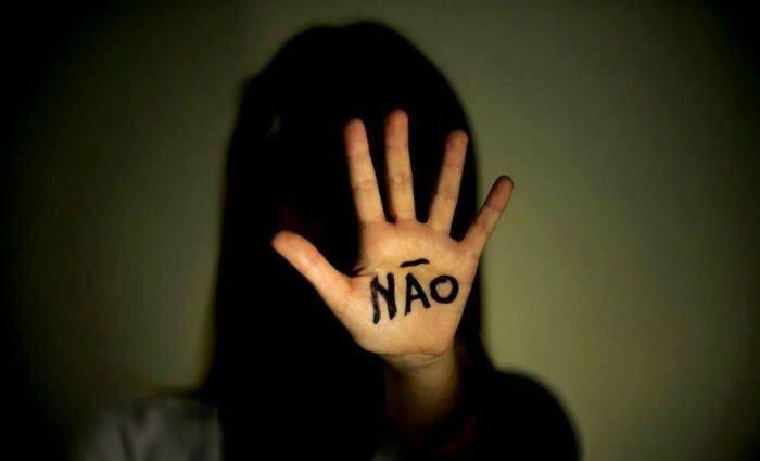 Massagista é encaminhado à delegacia por importunação sexual ao fazer atendimento