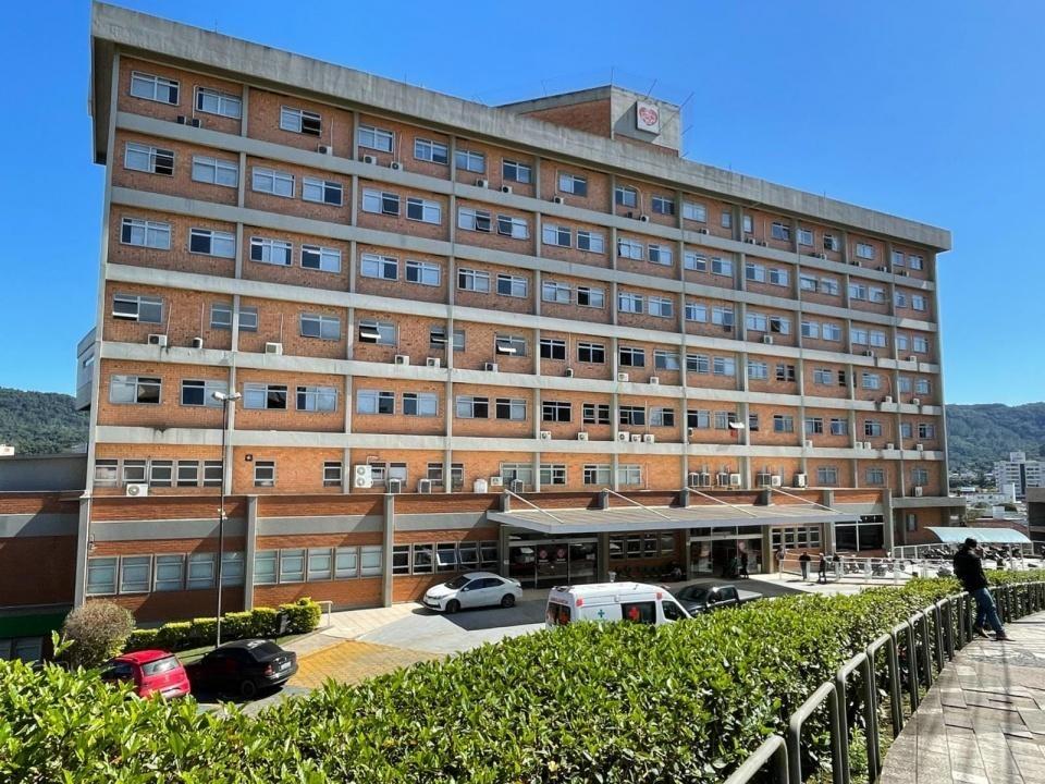Maternidade do Hospital Regional Alto Vale opera acima da capacidade e pede redirecionamento de gestantes