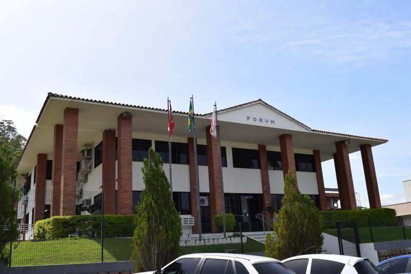 Mecânico que foi atropelado durante conserto de trator em Ituporanga será indenizado