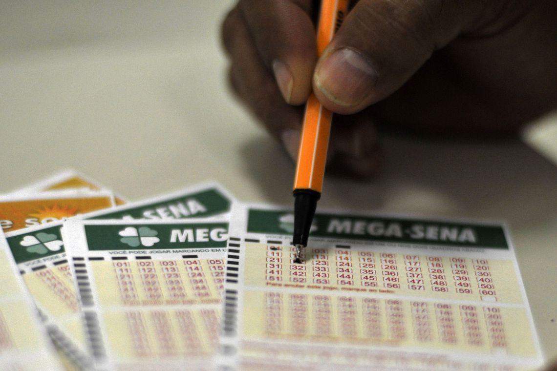 Mega-Sena acumula e vai pagar R$ 26 milhões no sábado 
