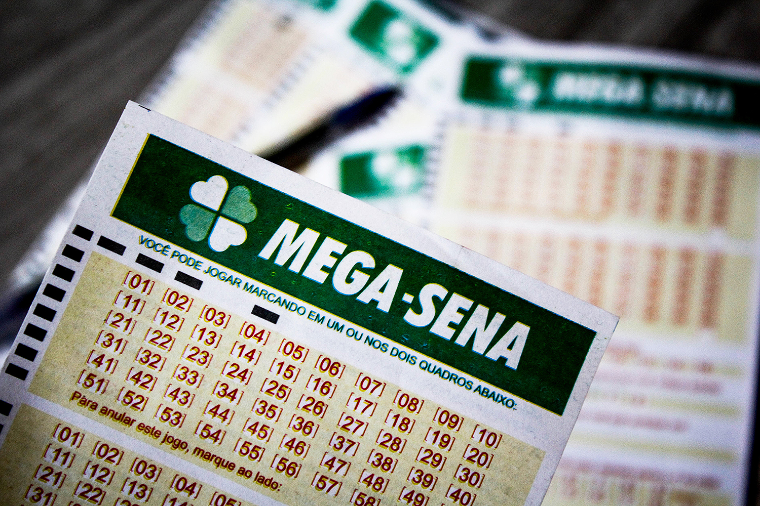 Mega-sena: Aposta única leva prêmio de R$ 76 milhões; veja dezenas sorteadas