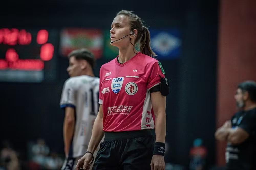 Melhor árbitra de futsal do mundo vai apitar na abertura da Copa Petrolândia 