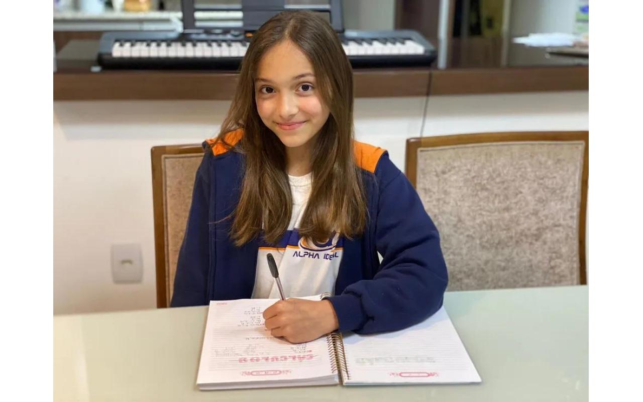 Menina de 11 anos de SC é aprovada em 'clube' para pessoas com alto QI