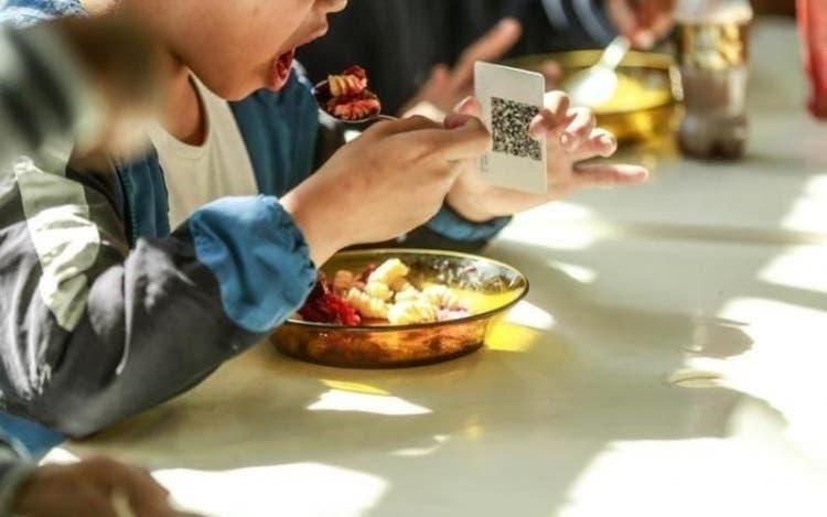 Merenda escolar volta a ser distribuída aos alunos da rede pública de SC, após quatro meses suspensa 