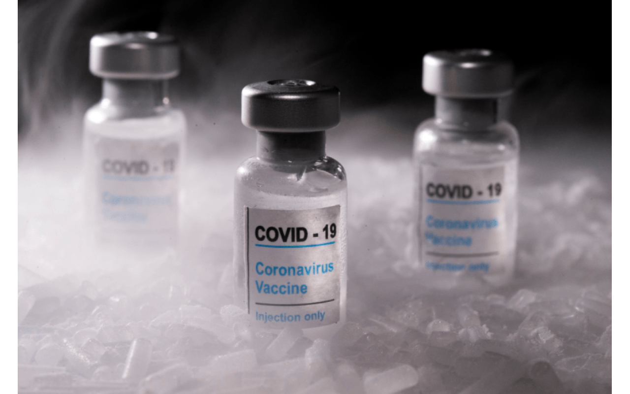 Ministério da Saúde vai à Índia buscar a vacina de Oxford