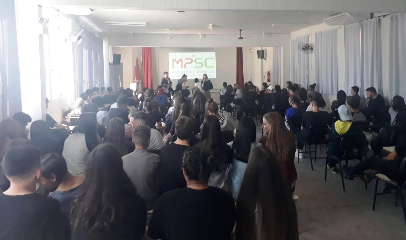Ministério Público de Santa Catarina promove palestra sobre violência contra mulher em Ituporanga