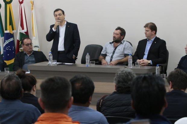 Ministro e governador liberam R$ 21 milhões para recuperação da barragem de José Boiteux