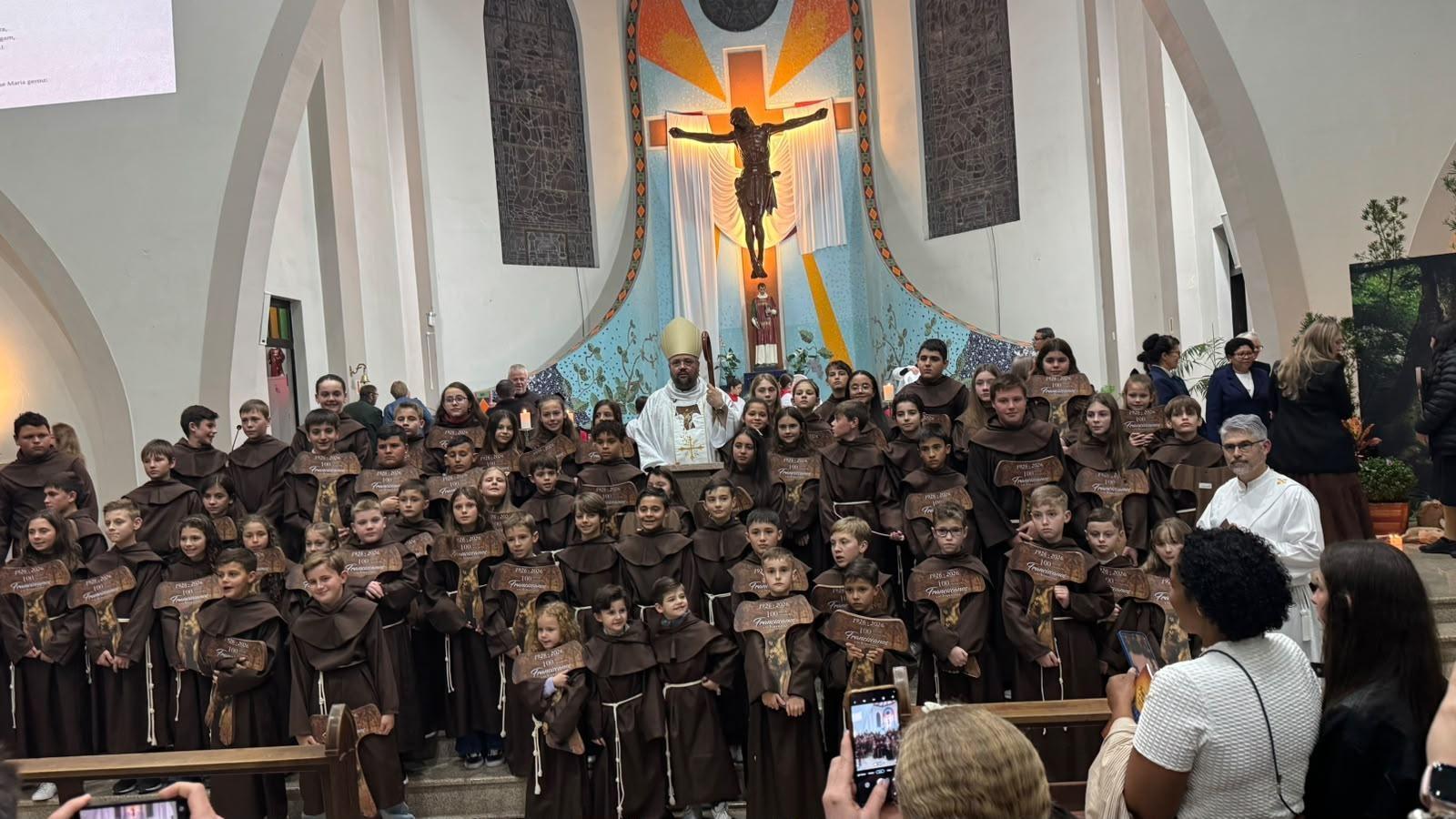 Missa celebra 100 anos da presença dos frades franciscanos em Ituporanga