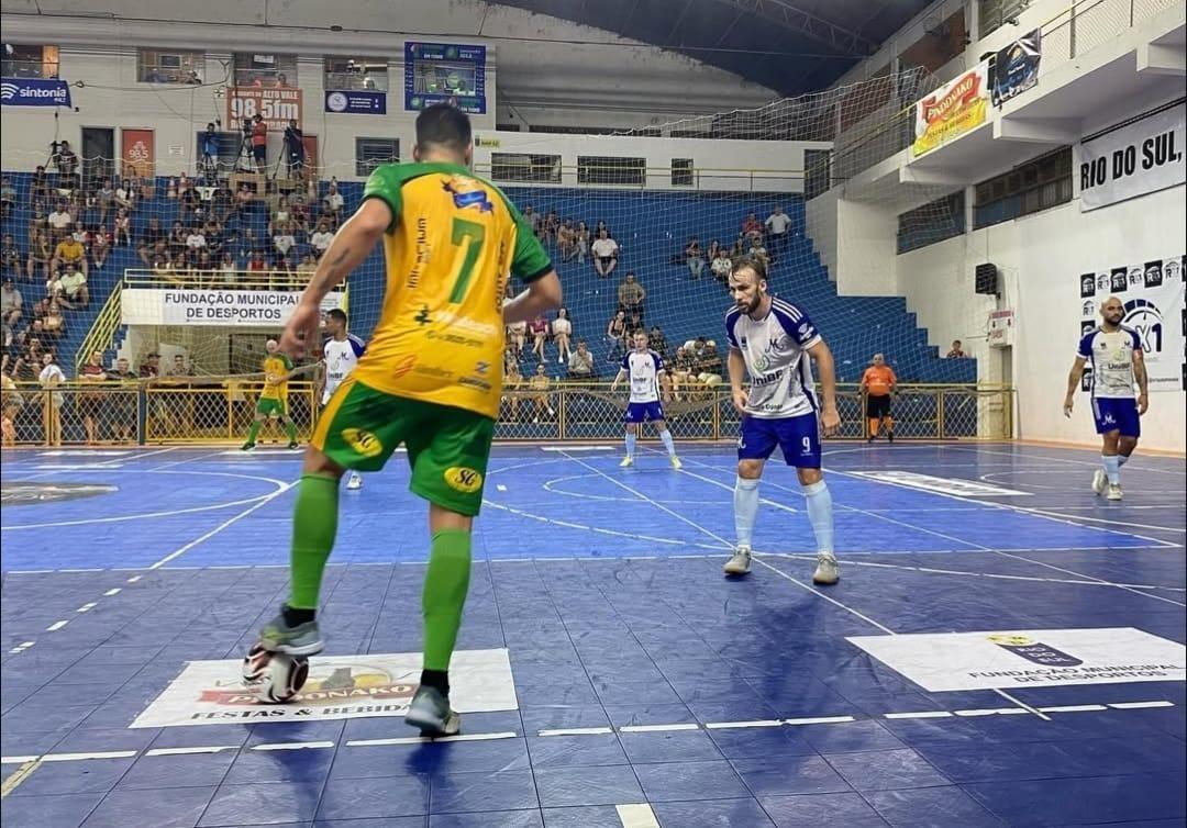 Moitas e FMD Aurora disputam vaga na semifinal do Torneio de Verão nesta segunda-feira (20)
