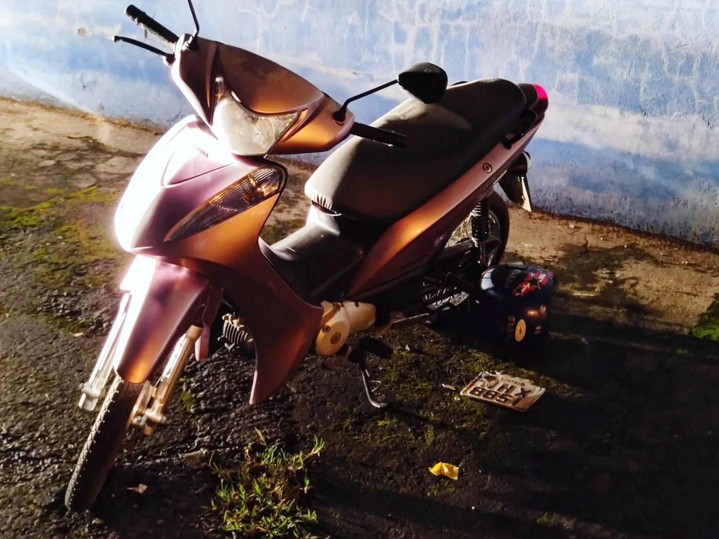 Moto furtada em chapeação é recuperada pela Polícia Civil 