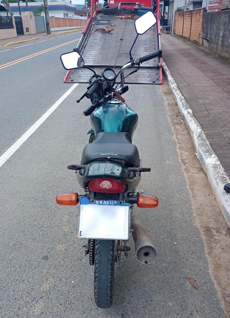 Motocicleta com sinais de adulteração é apreendida