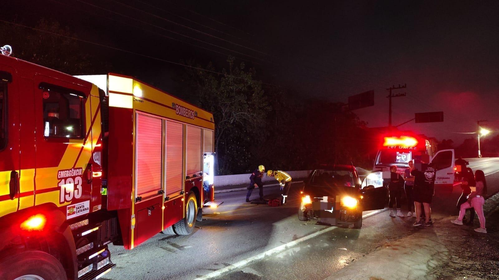 Motociclista fica ferido após colisão entre carro e moto em Ituporanga