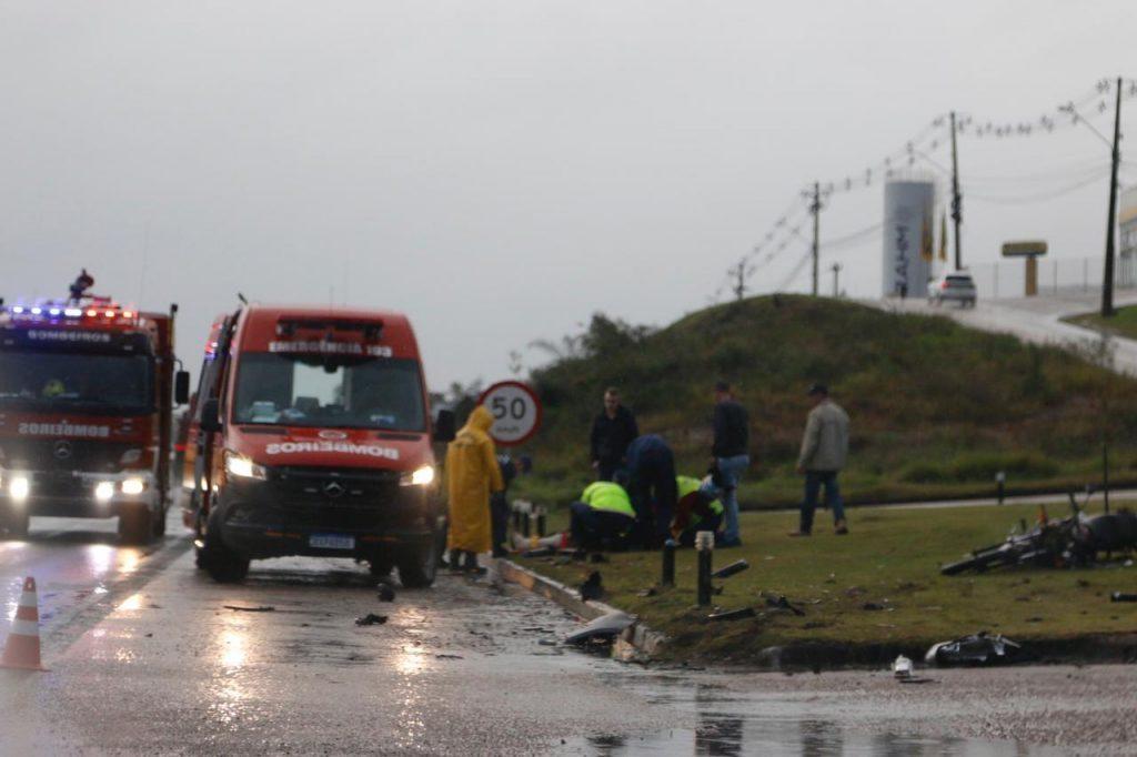 Motociclista fica ferido em acidente na BR-470 em Rio do Sul