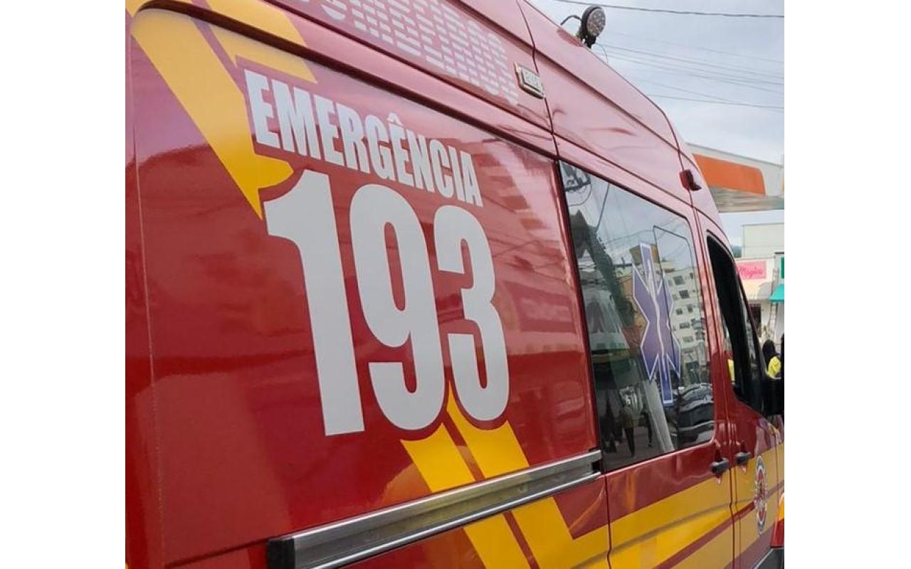 Motociclista fica gravemente ferido após colidir em caminhonete em Petrolândia